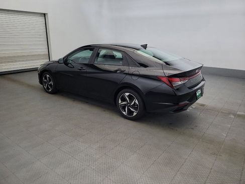 Used 2023 Hyundai Elantra SEL w/ Convenience Package FWD image 3