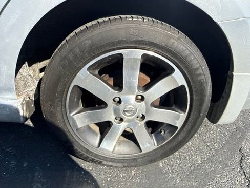 Used 2012 Nissan Sentra 2.0 SR w/ Special Edition Pkg FWD image 24