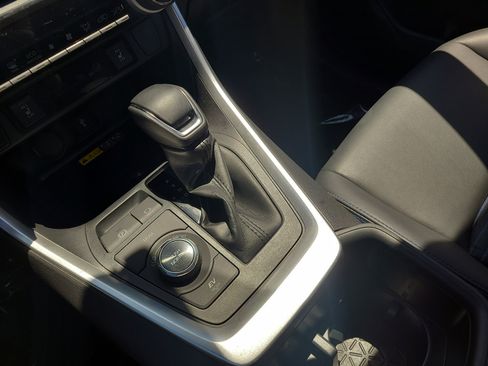 Certified 2022 Toyota RAV4 XSE AWD/4WD image 21