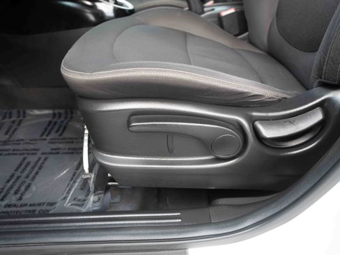 Used 2016 Kia Soul FWD image 12
