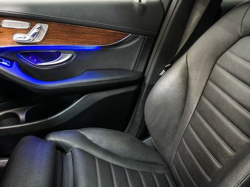 Used 2020 Mercedes-Benz GLC 43 AMG 4MATIC image 31