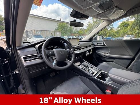Used 2025 Mitsubishi Outlander ES AWD/4WD image 20
