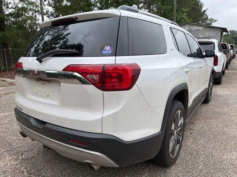 Used 2017 GMC Acadia SLT FWD image 3