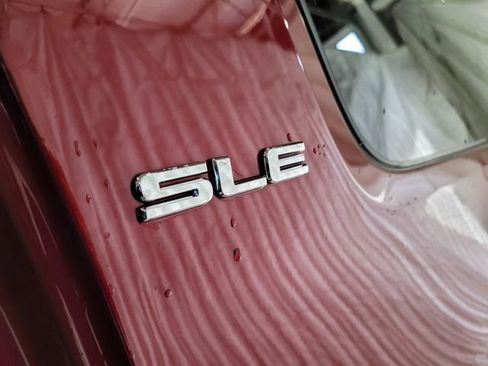 Used 2018 GMC Acadia SLE image 43