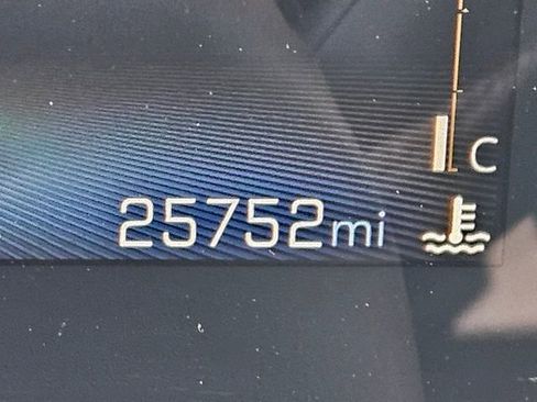 Used 2025 Chevrolet Trax LT w/ LT Convenience Package image 29