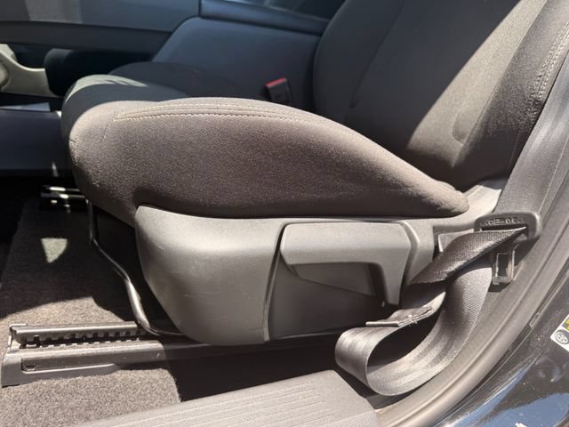 Used 2024 Nissan Rogue S FWD image 20