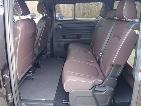 New 2025 Volkswagen ID. Buzz Pro S image 24