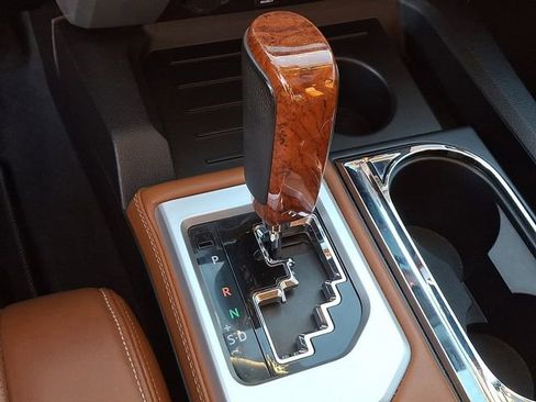 Used 2015 Toyota Tundra Platinum image 17