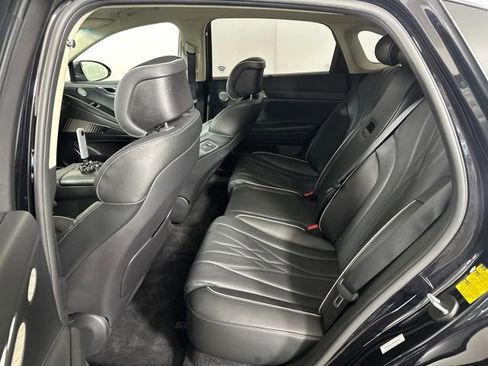 Used 2023 Genesis G80 image 25