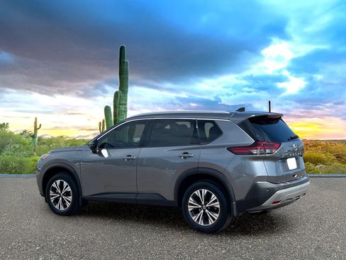 Used 2021 Nissan Rogue SV w/ Premium Package FWD image 4