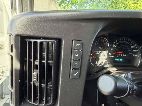 Certified 2024 Chevrolet Express 2500 w/ Driver Convenience Package RWD image 21