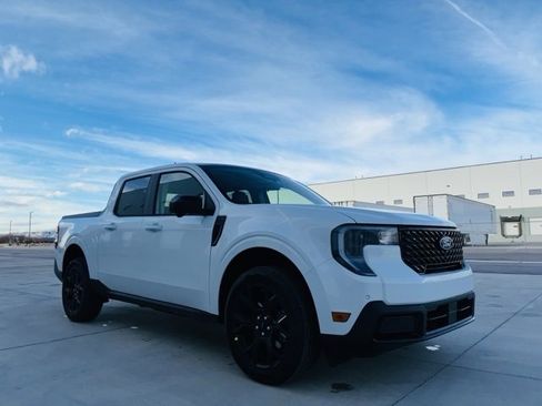 New 2026 Ford Maverick Lariat w/ Black Appearance Package image 7