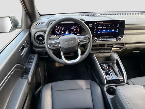 Used 2025 Chevrolet Colorado Trail Boss image 21