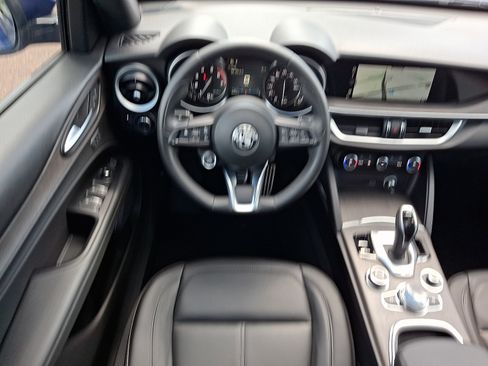 Used 2022 Alfa Romeo Stelvio Ti AWD/4WD image 11