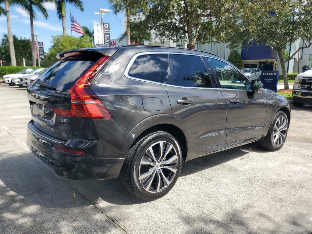 Certified 2022 Volvo XC60 B5 Momentum w/ Protection Package Premier AWD/4WD image 6