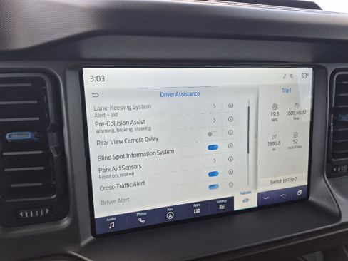 Used 2023 Ford Bronco Outer Banks AWD/4WD image 3