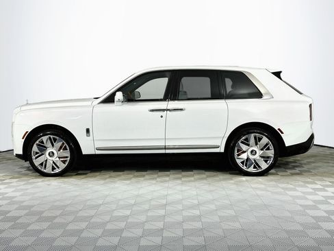 New 2026 Rolls-Royce Cullinan AWD/4WD image 3