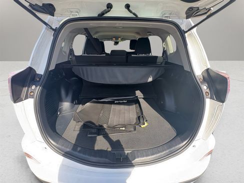 Used 2018 Toyota RAV4 LE Plus image 33