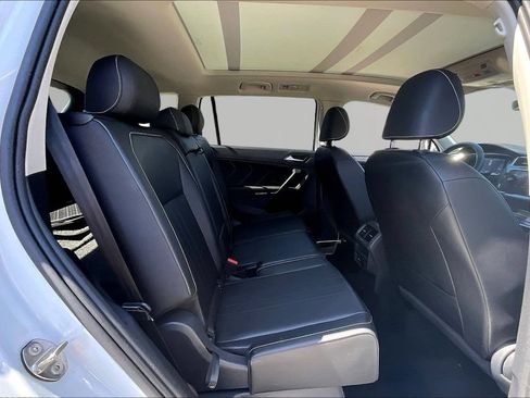 Used 2022 Volkswagen Tiguan SE w/ Panoramic Sunroof Package FWD image 26