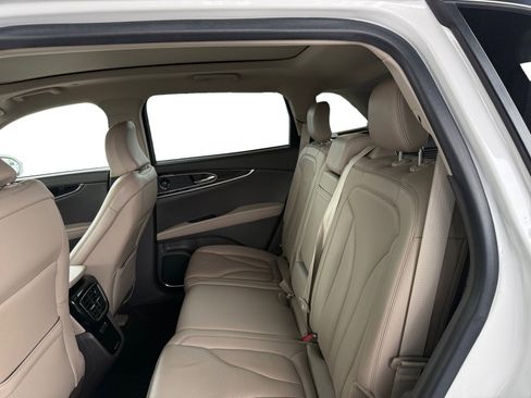 Used 2021 Lincoln Nautilus Reserve FWD image 11