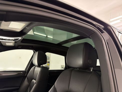 Certified 2024 Porsche Macan S AWD/4WD image 21