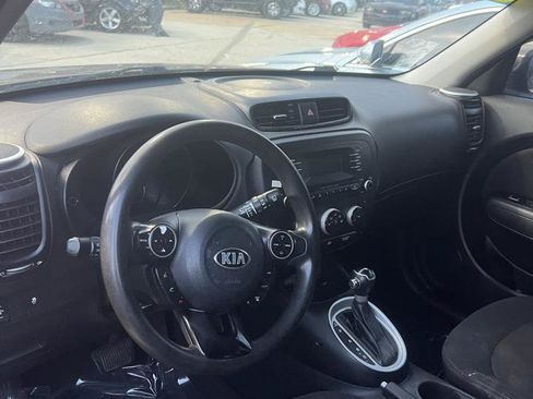 Used 2016 Kia Soul FWD image 10
