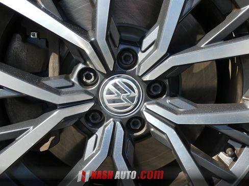 Used 2018 Volkswagen Tiguan SE w/ Panoramic Sunroof Package AWD/4WD image 21