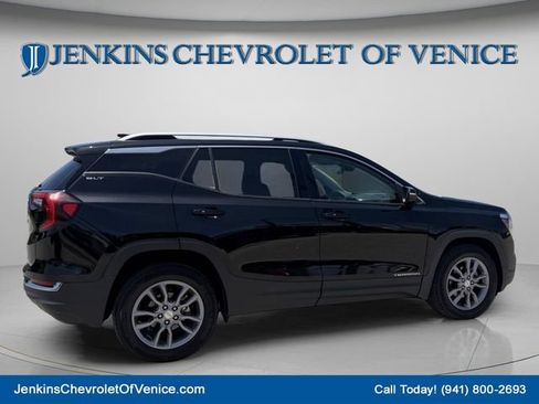 Used 2023 GMC Terrain SLT AWD/4WD image 4