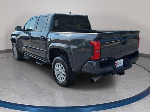 Used 2024 Toyota Tacoma SR5 w/ SR5 Upgrade Package AWD/4WD image 7
