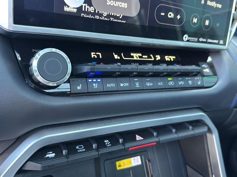 Used 2024 Toyota Sequoia Platinum image 23