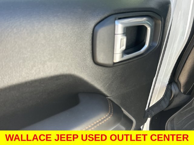Used 2021 Jeep Gladiator Overland AWD/4WD image 13