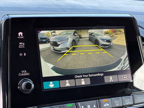 Certified 2023 Honda Odyssey Touring image 21