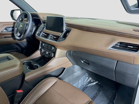 Used 2023 Chevrolet Suburban High Country w/ Advanced Technology Package image 32