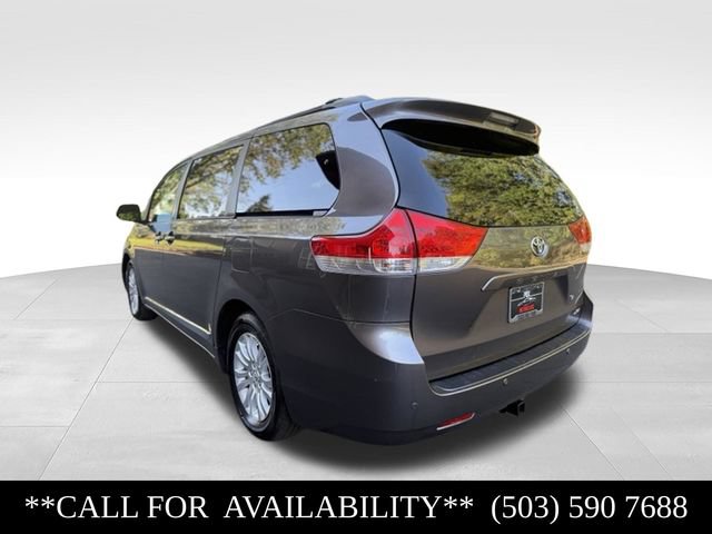 Used 2012 Toyota Sienna XLE FWD image 3