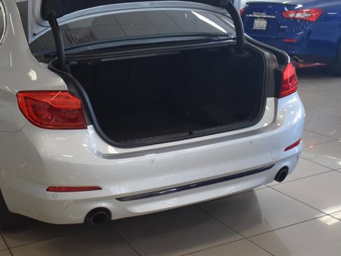 Used 2018 BMW 530i xDrive AWD/4WD image 23
