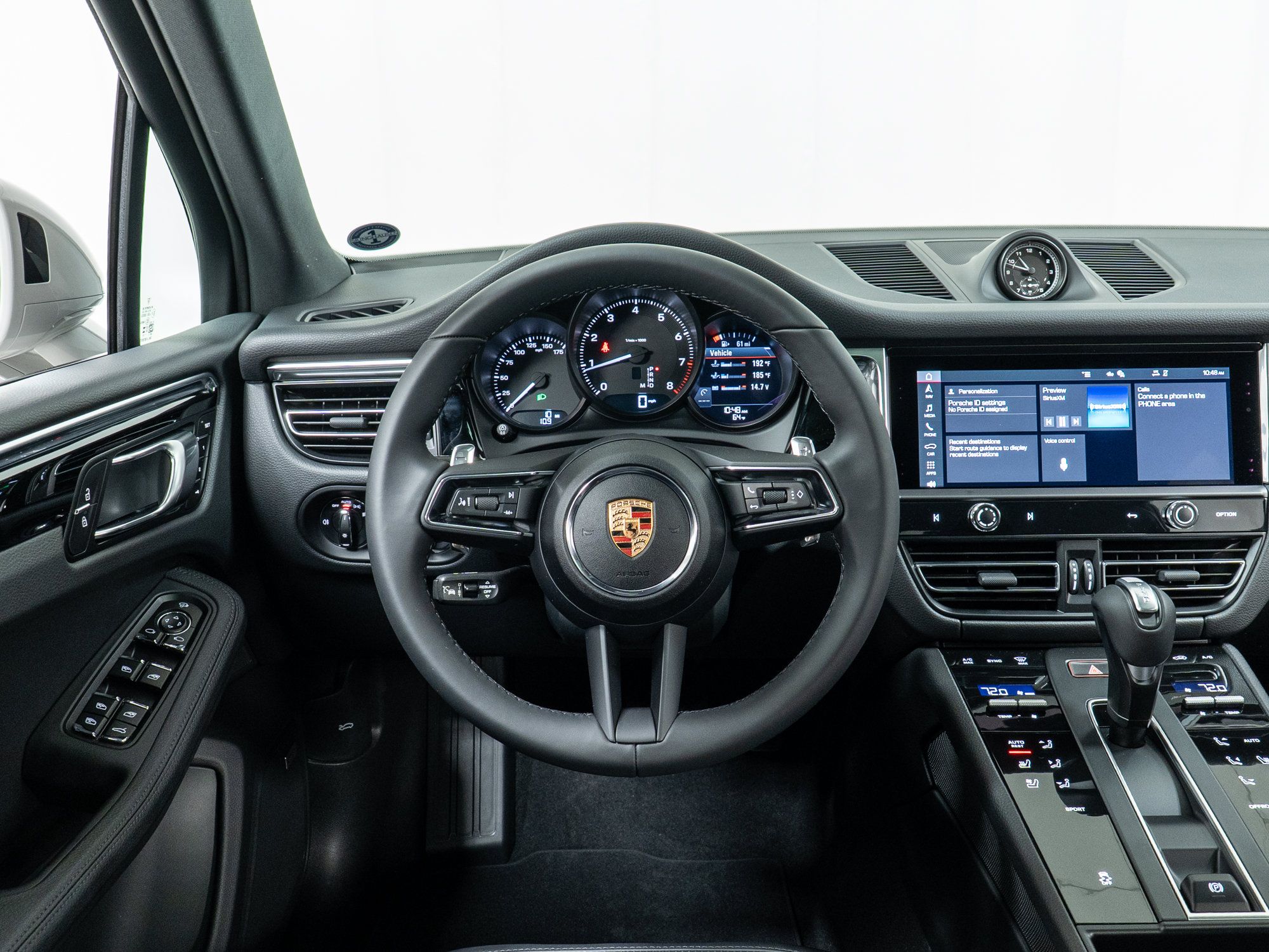 Certified 2025 Porsche Macan AWD/4WD image 21