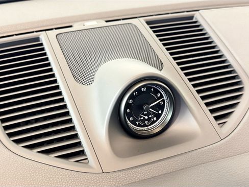 Used 2025 Porsche Macan image 29