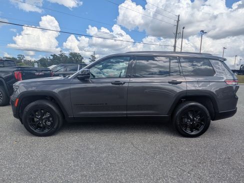 Used 2025 Jeep Grand Cherokee L Altitude AWD/4WD image 25