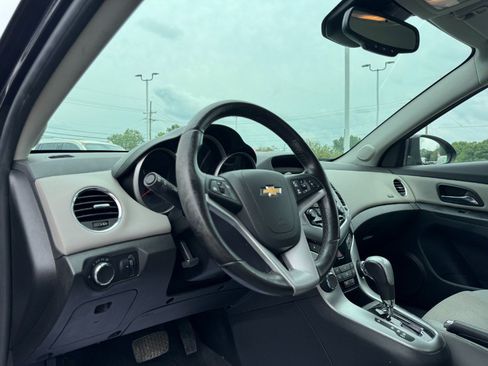 Used 2014 Chevrolet Cruze LT FWD image 14