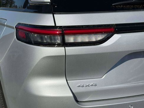 New 2026 Jeep Grand Cherokee Limited AWD/4WD image 8