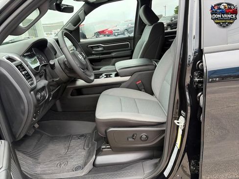 Used 2025 RAM 1500 Big Horn AWD/4WD image 9