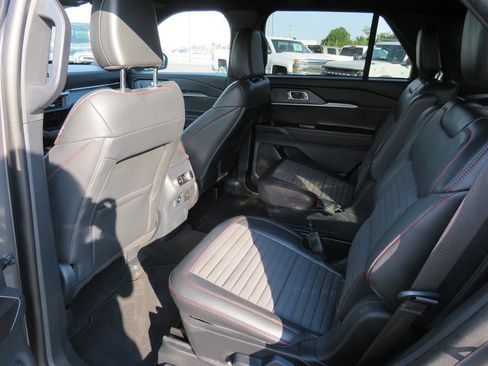 Used 2025 Ford Explorer ST-Line AWD/4WD image 25