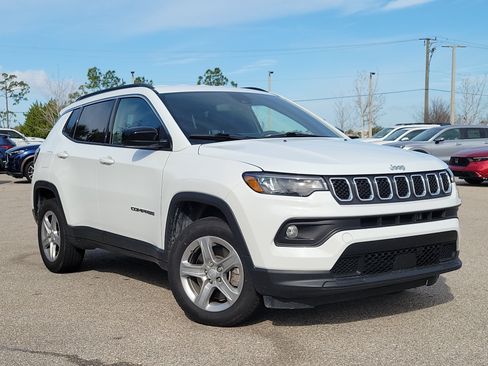 Used 2024 Jeep Compass Latitude AWD/4WD image 31
