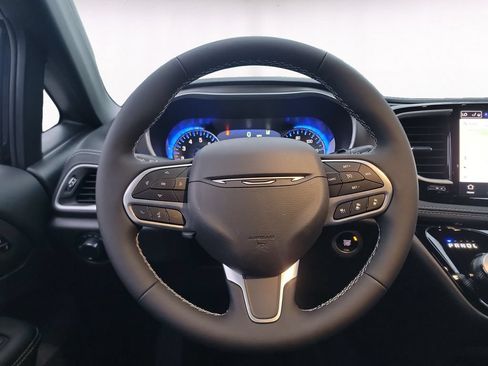 New 2027 Chrysler Pacifica Select AWD/4WD image 12