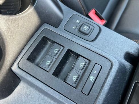 Used 2023 Ford Bronco Badlands AWD/4WD image 30
