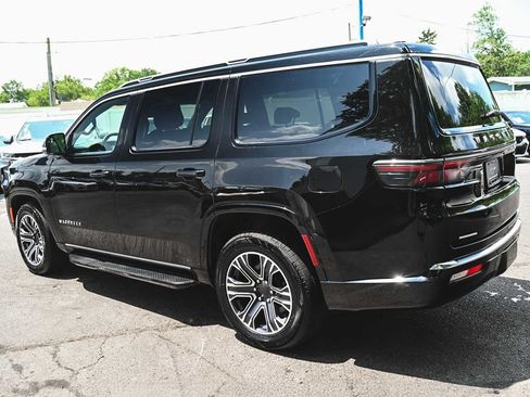 Used 2023 Jeep Wagoneer Series II AWD/4WD image 6