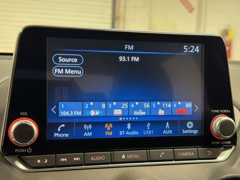 Used 2024 Nissan Sentra SV FWD image 25