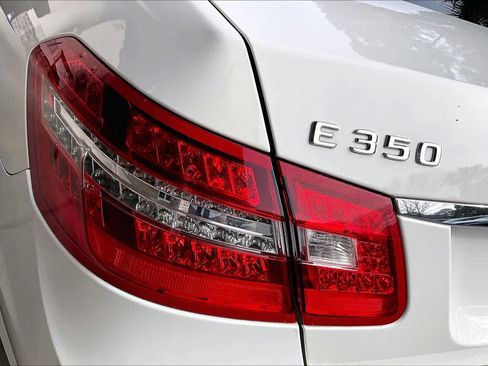 Used 2010 Mercedes-Benz E 350 E 350 Luxury image 28