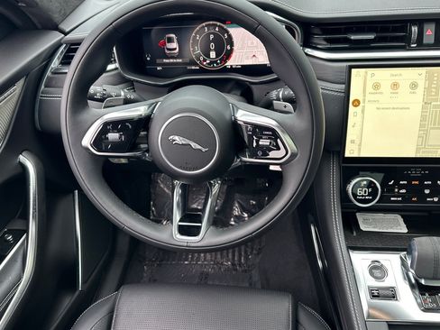 New 2024 Jaguar F-PACE R-Dynamic S AWD/4WD image 25
