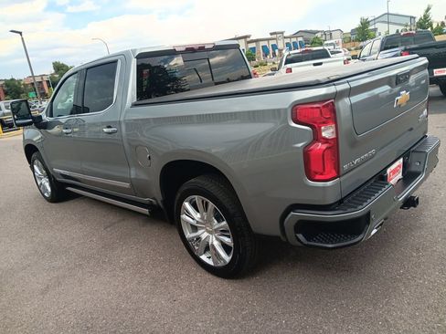 Used 2025 Chevrolet Silverado 1500 High Country w/ High Country Premium Package AWD/4WD image 3